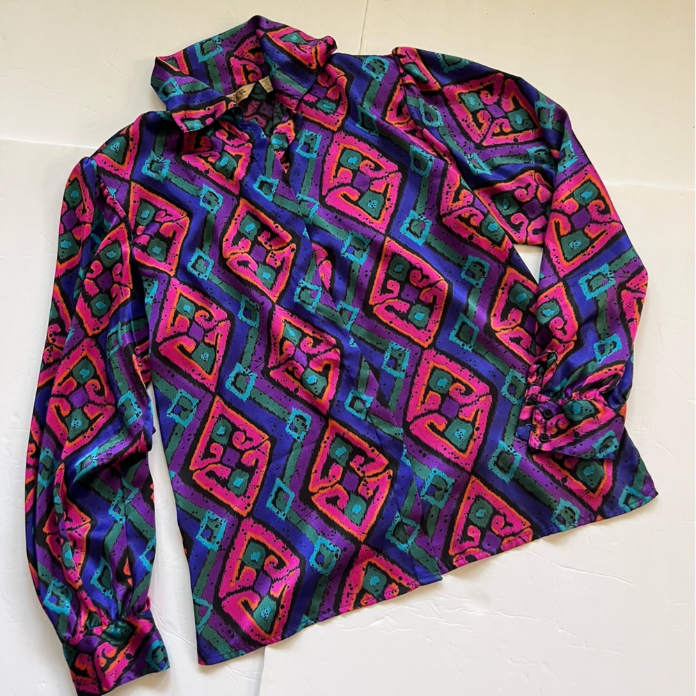 VTG 1980 Button Up Long Sleeve Silk Blouse  Diamond Print Blue Pink Size Medium